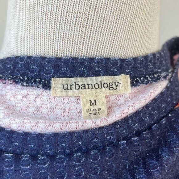 NWT Urbanology Stripped Long Sleeve with Front Tie - Picture 8 of 9